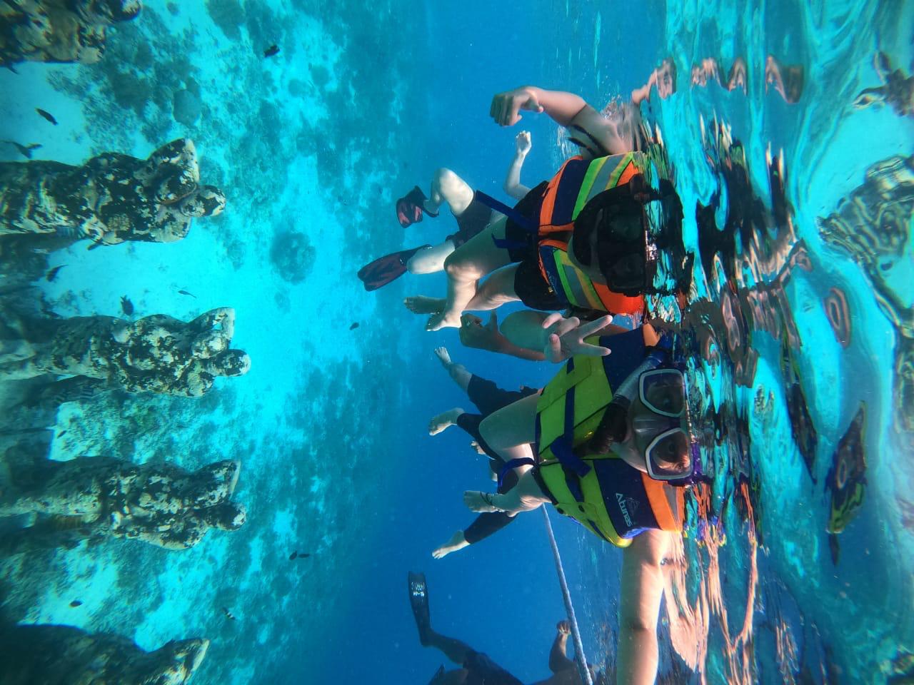 Snorkeling customer